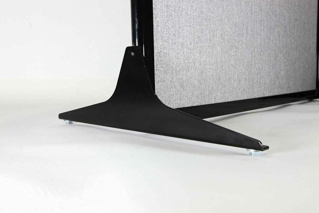Versare Workstation Partition | Portable Wall Divider | Modern Office Cubicle | Free Standing Privacy Screen | Flexible Work Space | 66" x 70" W/Window, Cloud Gray Fabric Panels