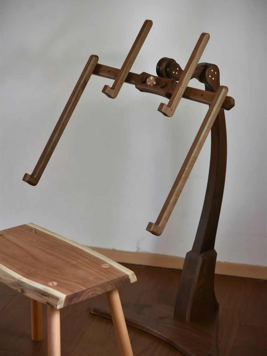 ErdBar Embroidery Stand Floor Standing Solid Wood Embroidery Bracket, Adjustable Angle Cross Stitch Bracket,Suitable for Craftsmanship and Sewing