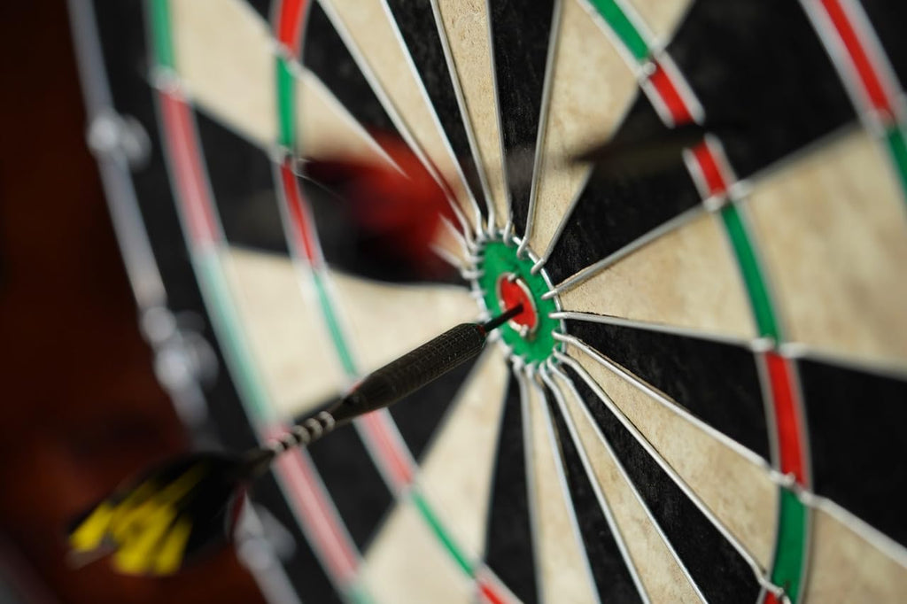 Empire USA - Henry Dartboard w/Cabinet