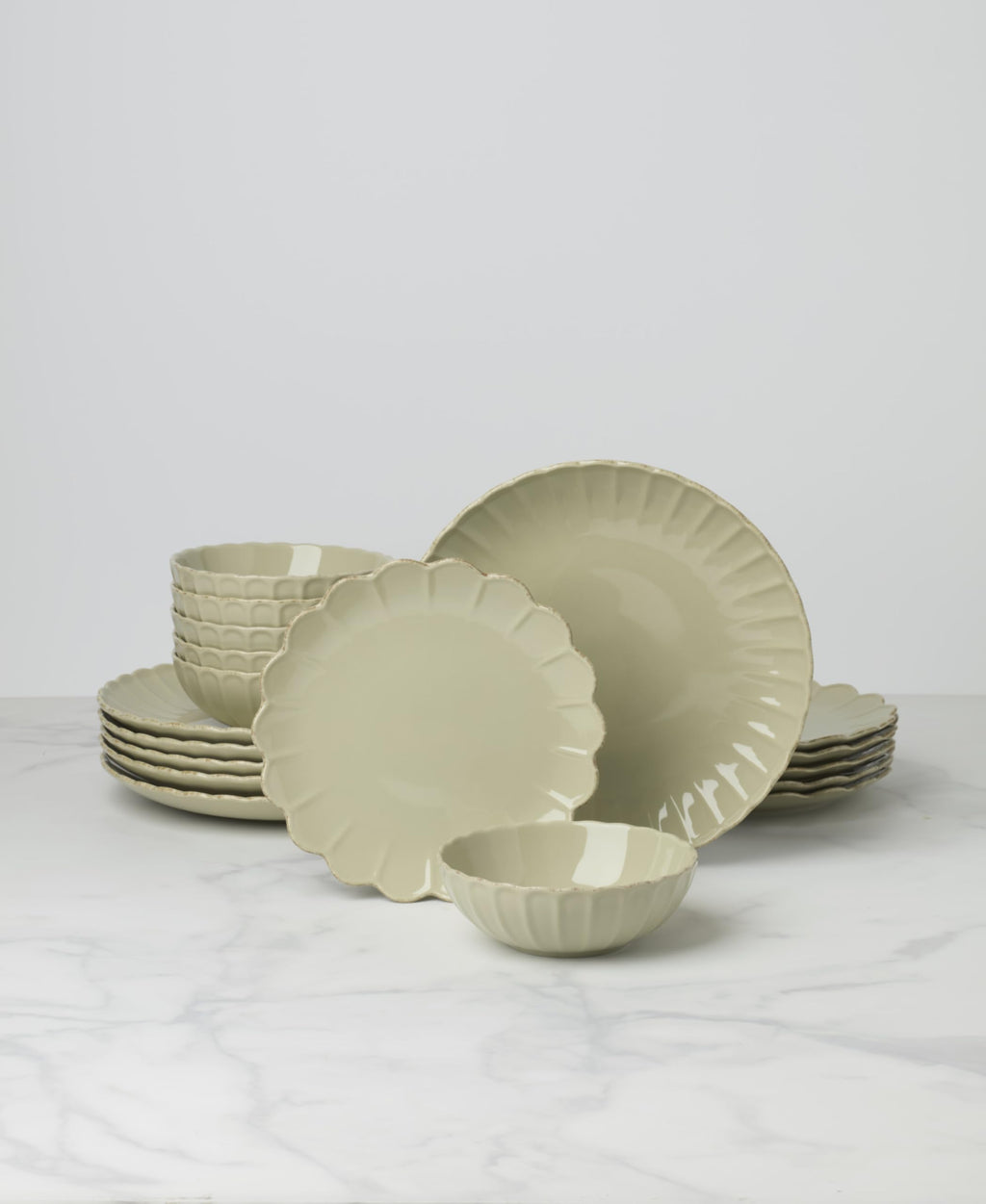 Lenox Stoneware Dinnerware Sets For 6, French Perle Scallop Matcha 18-Piece Dinnerware Set, Service For 6, Dishwasher Safe Ceramic Plates, Stoneware Dinner Plates and Bowls Sets (Green, 18 Piece)