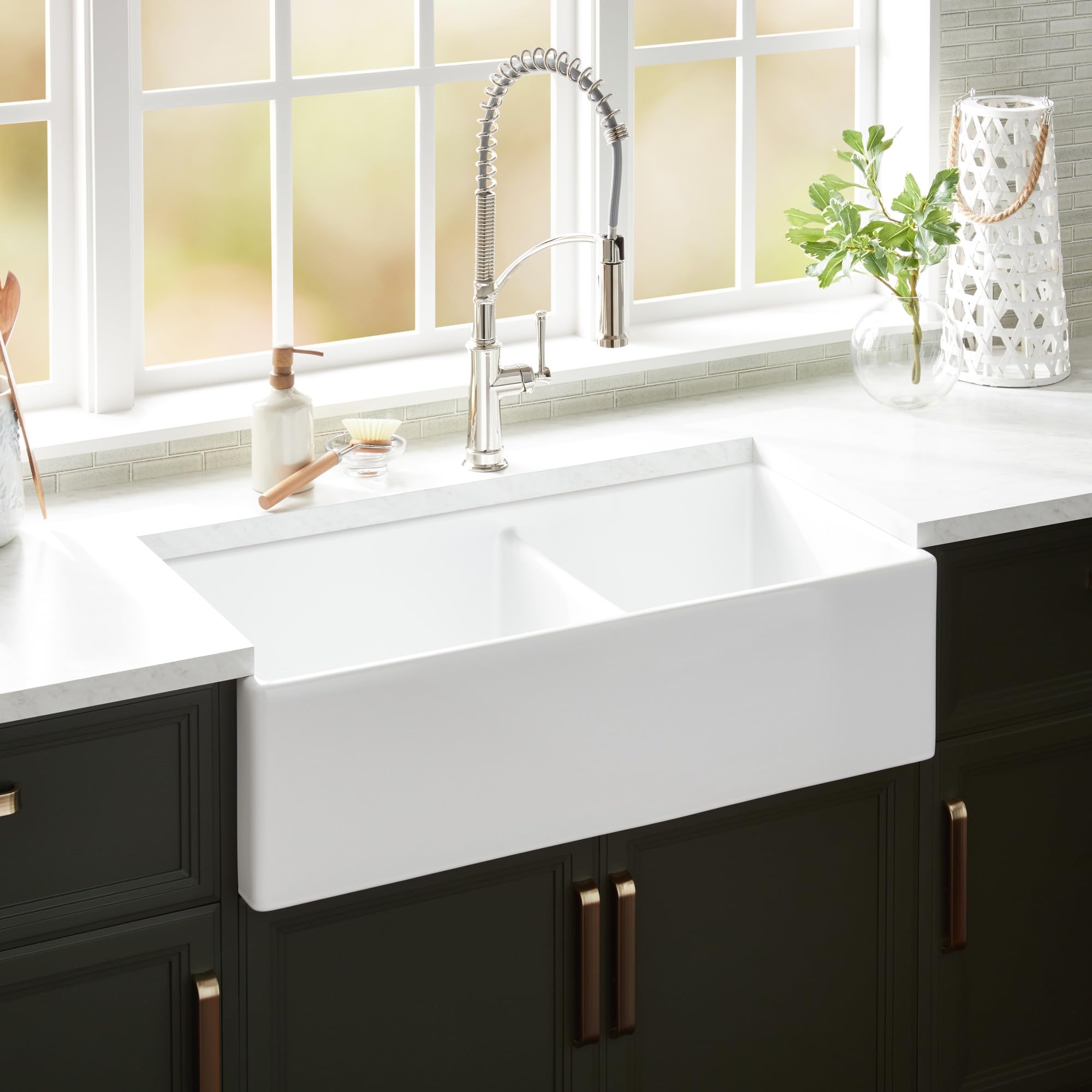 Signature Hardware 953910-36D Rowena 36" Farmhouse 60/40 Double Basin Fireclay Kitchen Sink - White