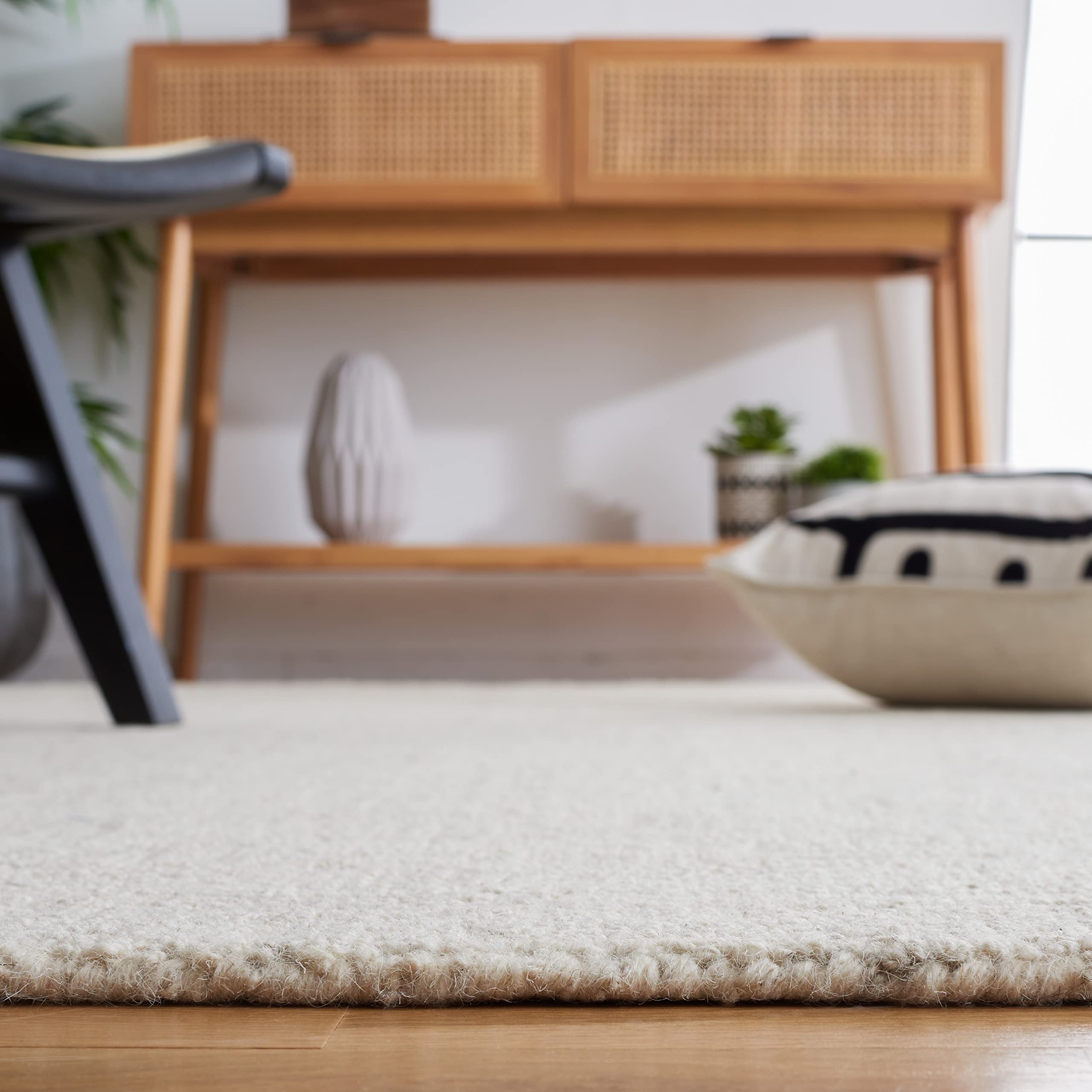 SAFAVIEH Area Rug 8x10 - Micro-Loop Collection - Large - Light Grey & Ivory, Handmade Wool, Ideal for Living Room, Bedroom, Office, Dining Space (MLP537F)