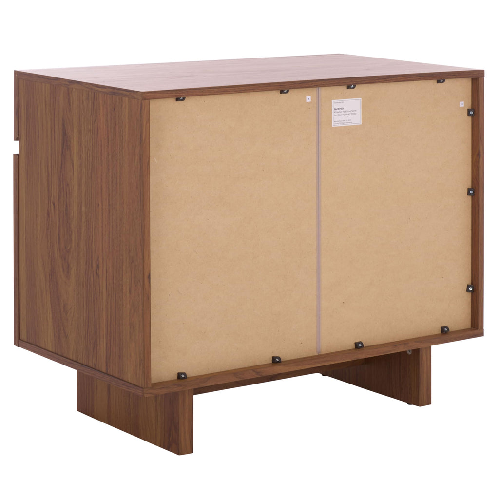SAFAVIEH Home Collection - Quaid 1-Drawer 2-Door Nightstand Table with Interior Shelves, Walnut & Brass Bedside Storage (NST3104A)