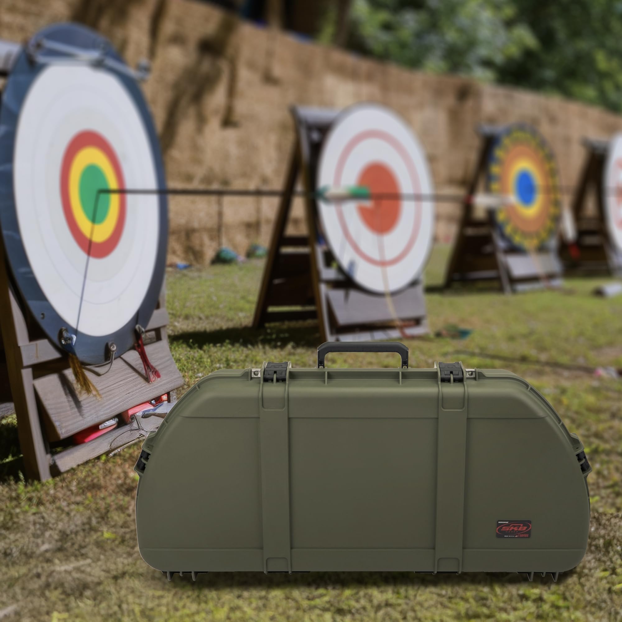 SKB Hard Protective Storage Case for Archery Bow and Arrows, iSeries Shaped Bow Case, Green - Quiver Holder and Gear Box for Hunting Accessories