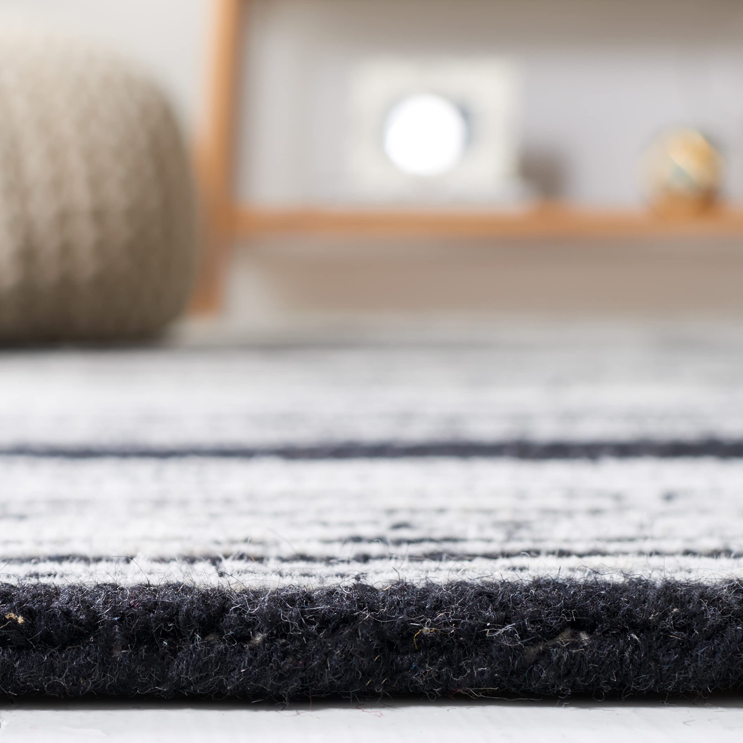 SAFAVIEH Metro Collection 8' x 10' IvoryBlack MET995B Handmade Premium Wool Living Room Dining Bedroom Area Rug