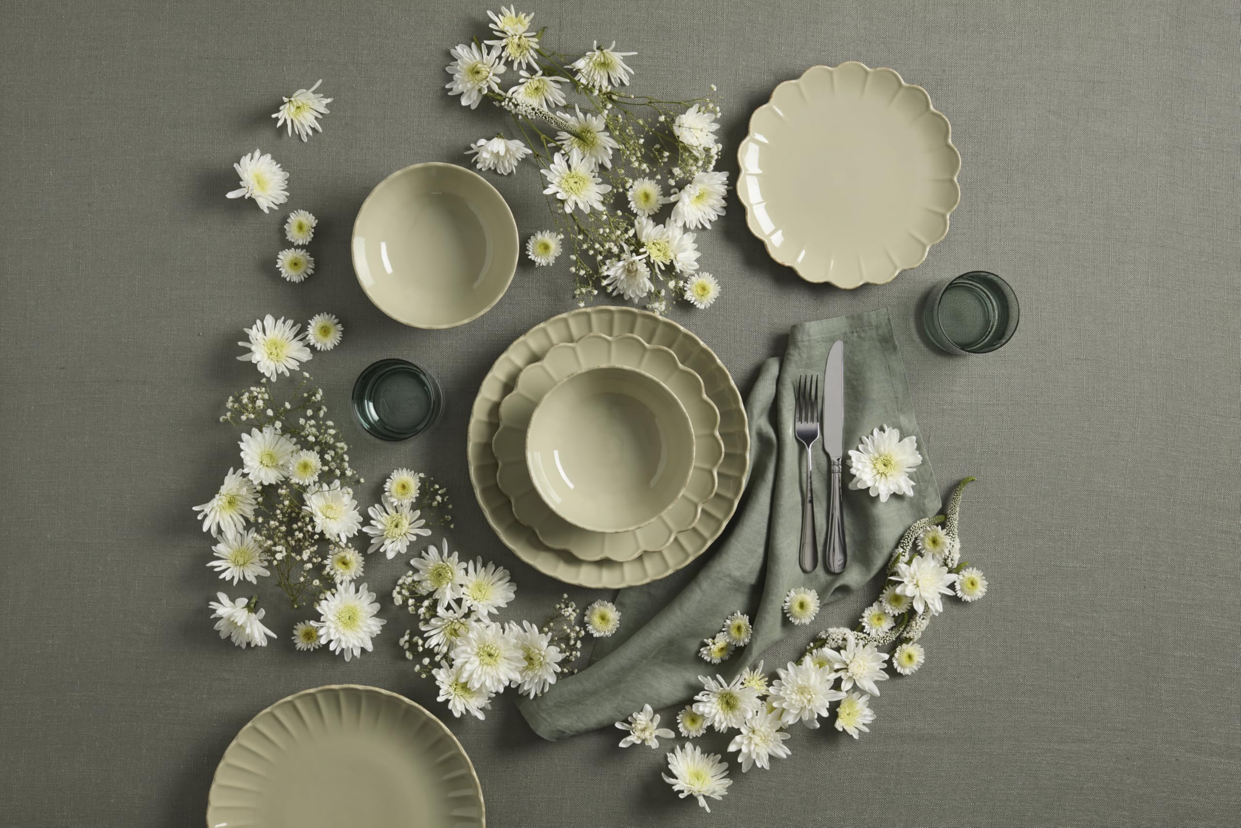 Lenox Stoneware Dinnerware Sets For 6, French Perle Scallop Matcha 18-Piece Dinnerware Set, Service For 6, Dishwasher Safe Ceramic Plates, Stoneware Dinner Plates and Bowls Sets (Green, 18 Piece)