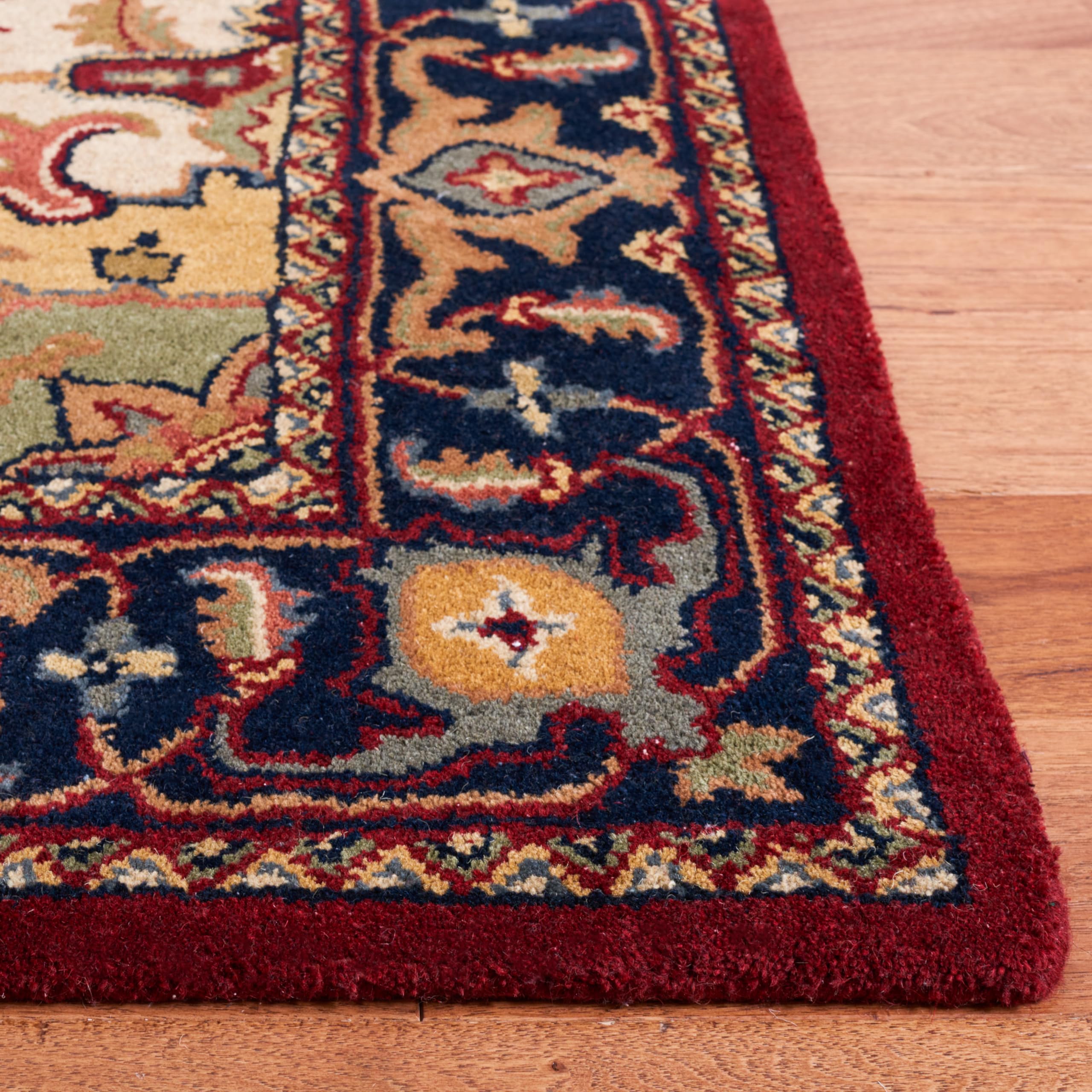 SAFAVIEH Heritage Collection Area Rug - 8' Square, Red, Handmade Wool, Traditional Oriental Medallion Design, Ideal for Living Room, Bedroom, Dining Space (HG625A)