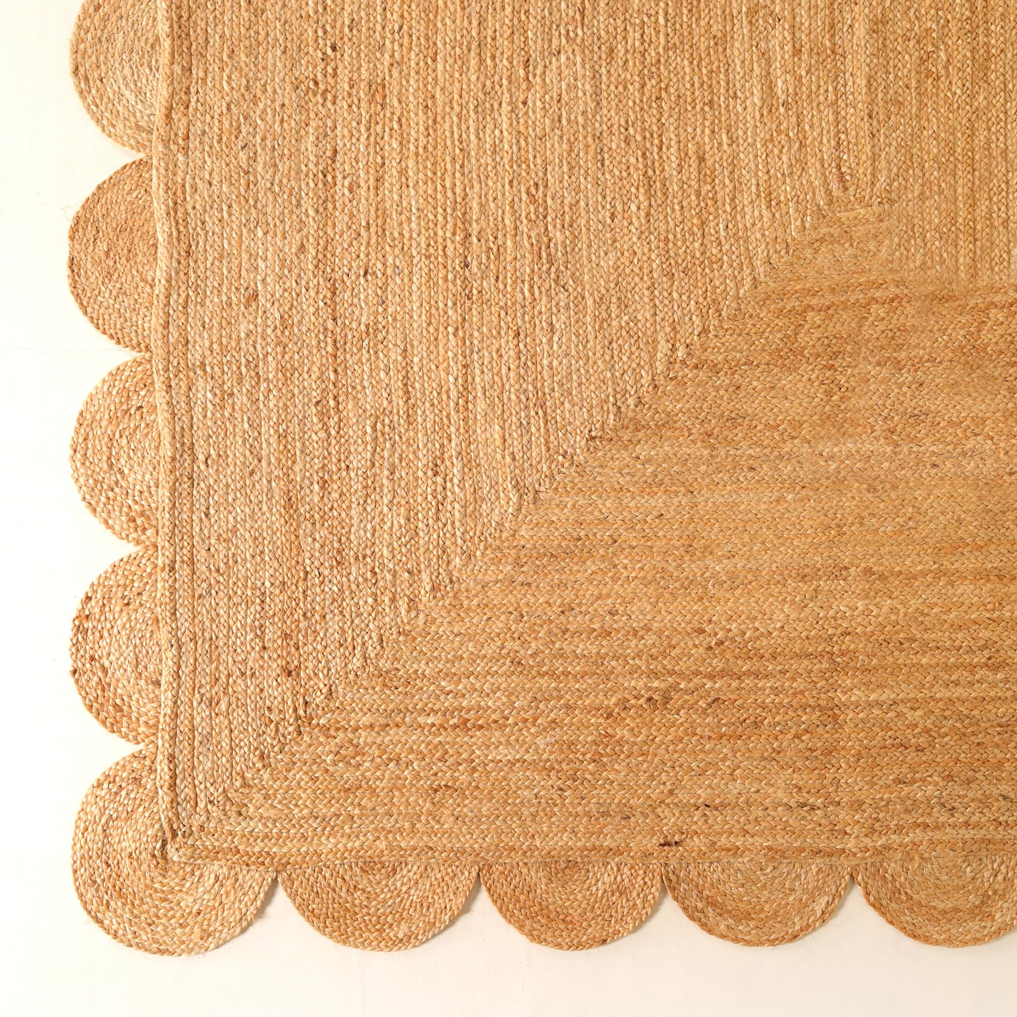 VEVARA HOMES Scalloped Natural Jute Area Rug 8x10ft – Handwoven Natural Fiber Rug for Living Room, Bedroom, and Entryway, Rustic & Boho Style