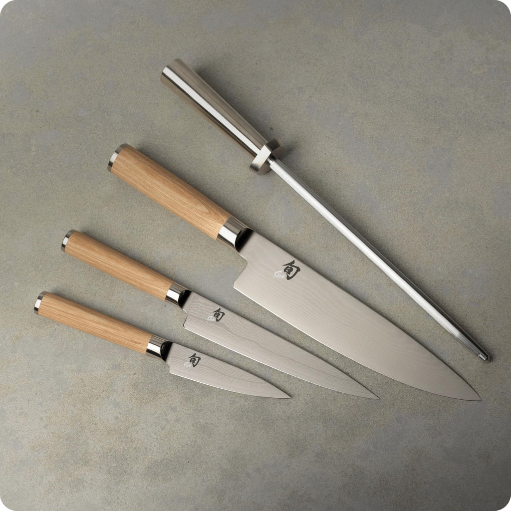 Shun Classic Blonde 5 Piece Starter Block Set, Includes 8" Chef, 3.5" Paring & 6" Utility Knives, Handcrafted Japanese Knife Block Set, Damascus Stainless Steel Cladding, Pakkawood Handle