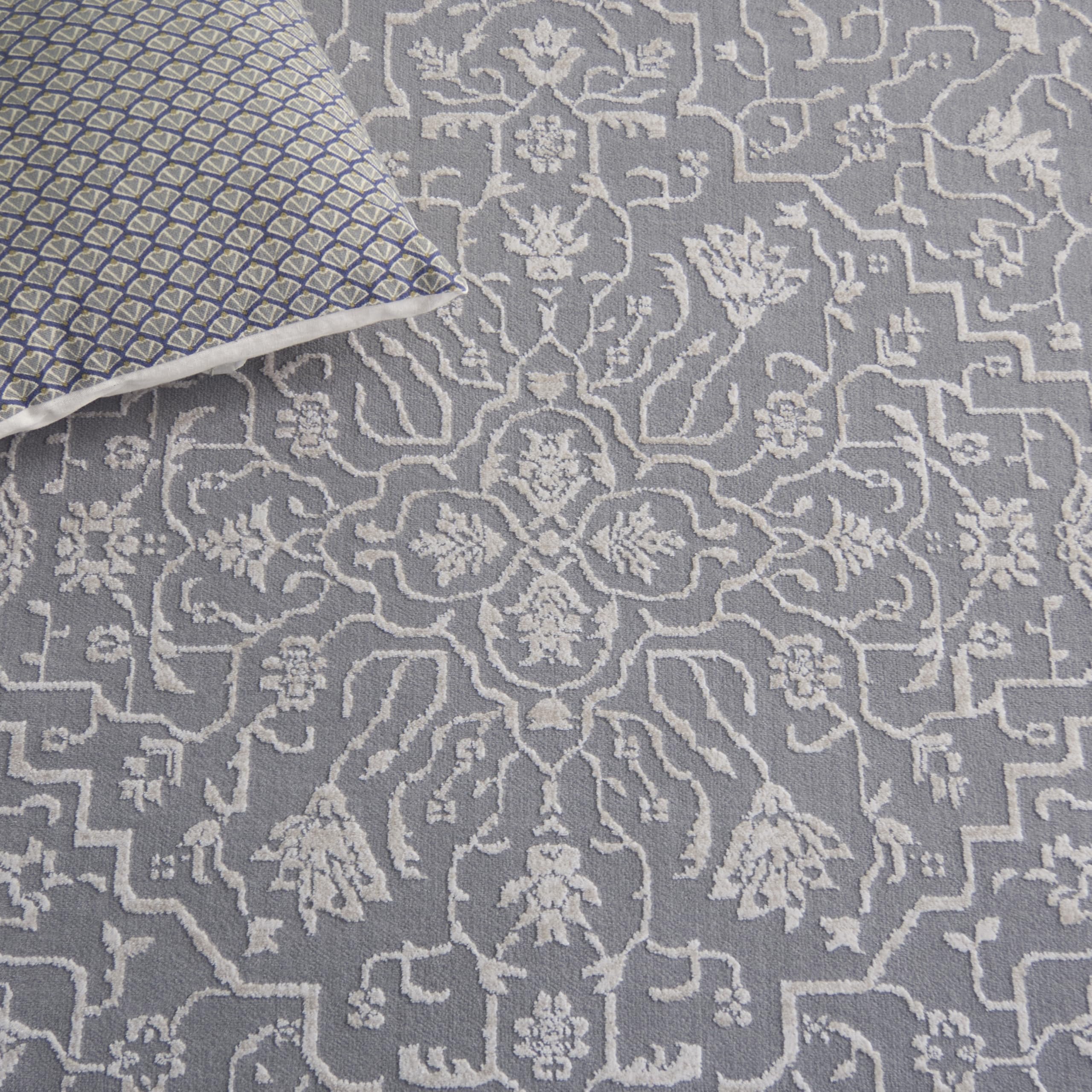 SAFAVIEH Area Rug 8x10 - Reflection Collection - Large - Light Grey & Cream, Non-Shedding & Easy Cleaning, Ideal for Living Room, Bedroom, Dining Space (RFT670C)