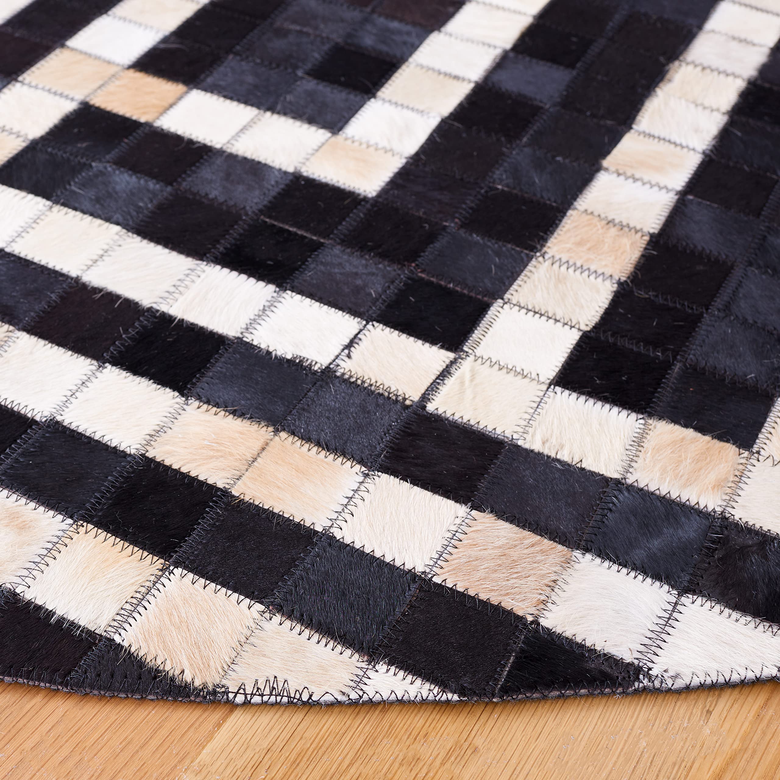 SAFAVIEH Studio Leather Collection Area Rug - 6' Round, Black & Ivory, Handmade Flat Weave Modern, Ideal for High Traffic Areas in Living Room, Bedroom (STL233Z)