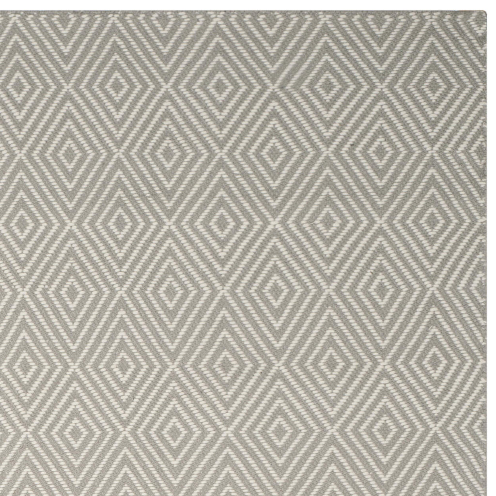 SAFAVIEH Area Rug 8x10 - Wilton Collection - Large - Light Grey & Ivory, Hand-Hooked Wool, Ideal for Living Room, Bedroom, Office, Dining Space (WIL715D)