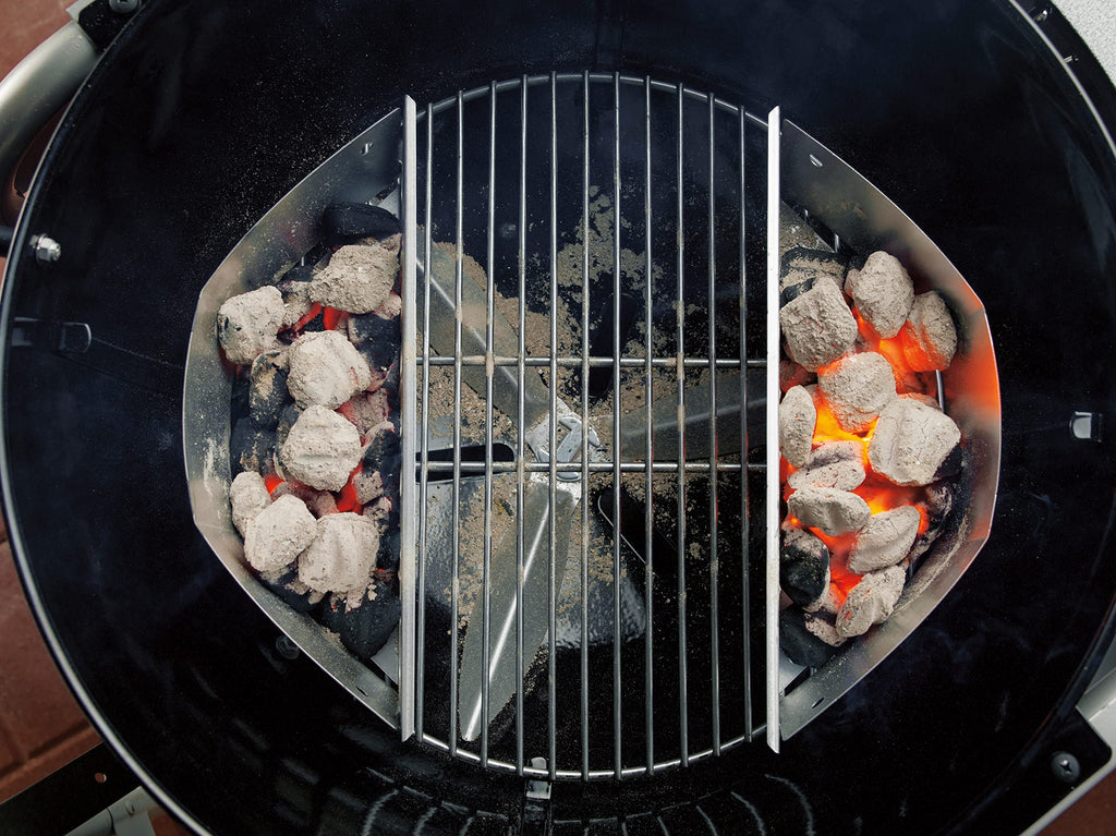 Weber Master-Touch Charcoal Grill, 22-Inch, Smoke – Premium Outdoor BBQ Grill with Tuck-Away Lid Holder & One‑Touch™ Cleaning System, Porcelain‑Enameled Kettle