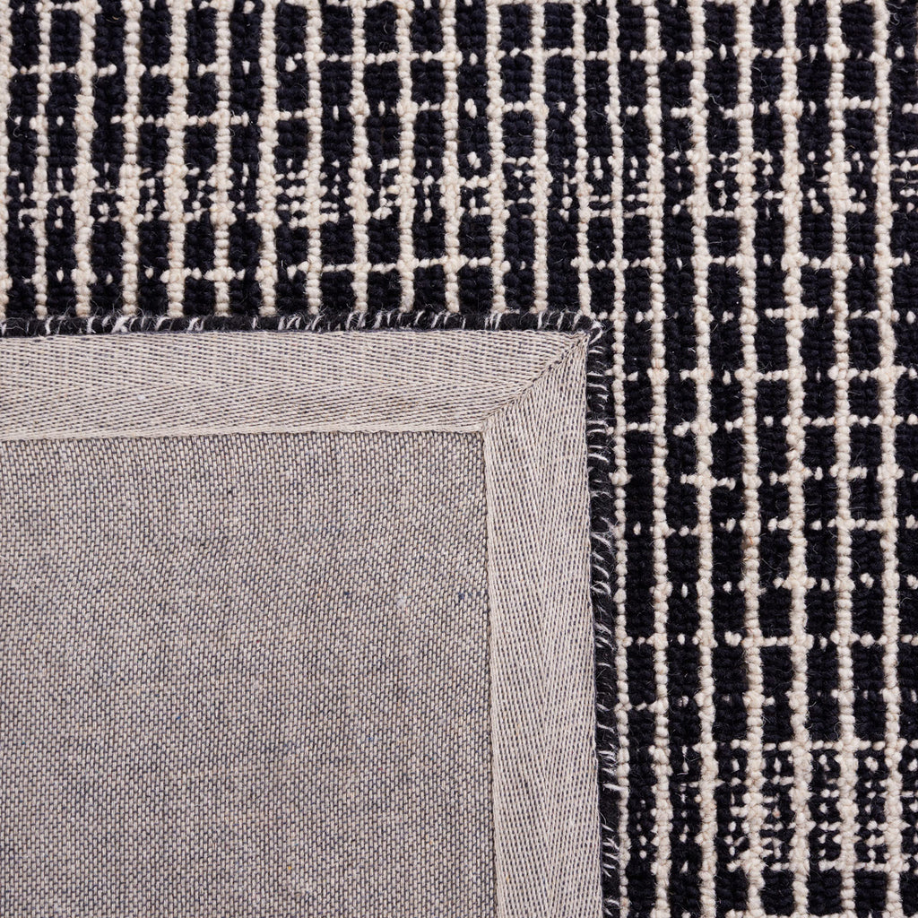 SAFAVIEH Area Rug 8x10 - Abstract Collection - Large - Black & Ivory, Handmade Wool, Ideal for Living Room, Bedroom, Office, Dining Space (ABT482Z)
