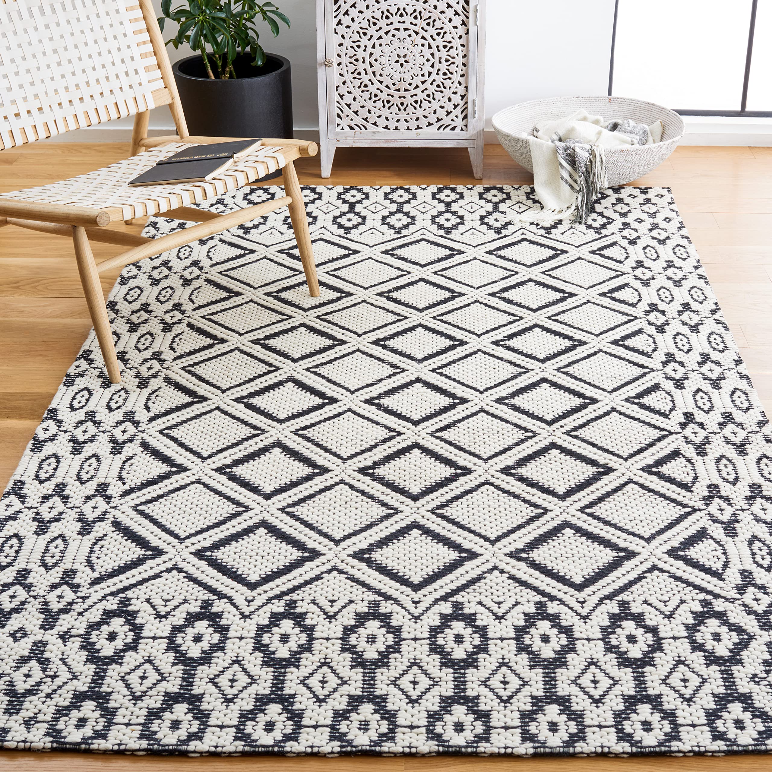 SAFAVIEH Area Rug 8x10 - Vermont Collection - Large - Ivory & Black, Handmade Wool, Ideal for Living Room, Bedroom, Office, Dining Space (VRM151Z)