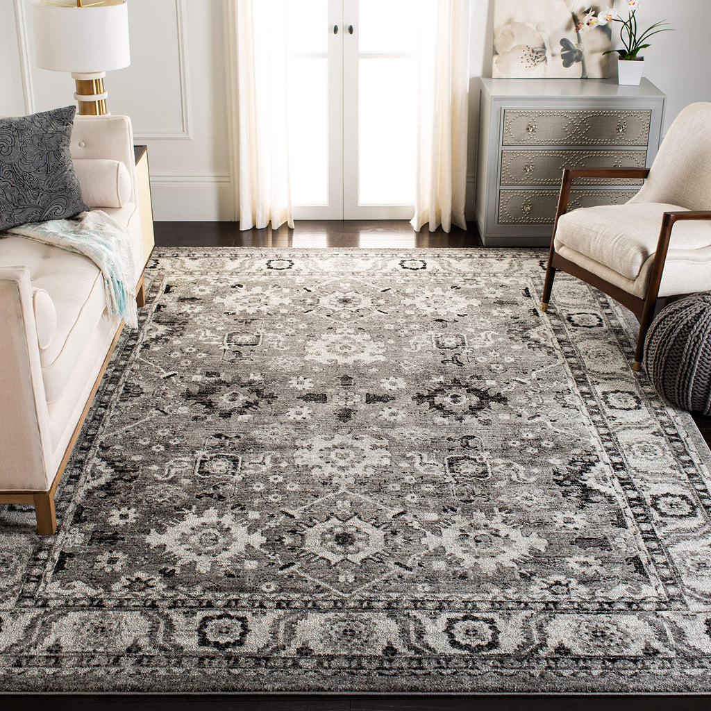 SAFAVIEH Area Rug 8x10 - Vintage Hamadan Collection - Large - Grey & Black, Traditional Persian Design, Non-Shedding & Easy to Clean, Ideal for Living Room, Bedroom, Dining Space (VTH214K)