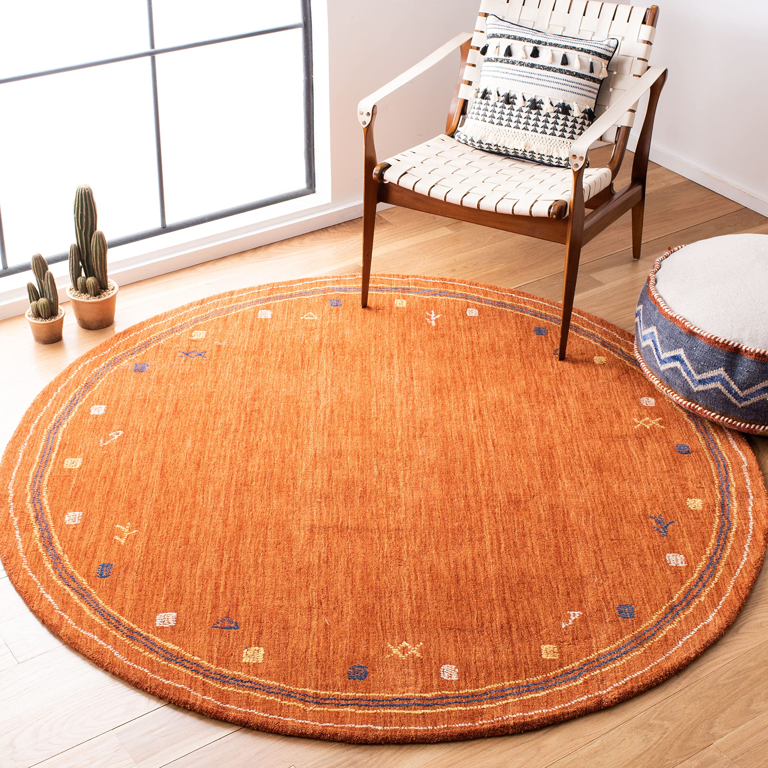 SAFAVIEH Himalaya Collection Area Rug - 8' Round, Rust, Handmade Boho Tribal Wool, Ideal for High Traffic Areas in Living Room, Bedroom (HIM563P)
